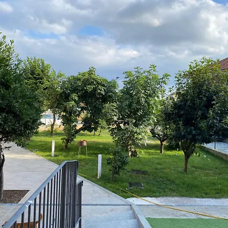 House Ξενοδοχείο *