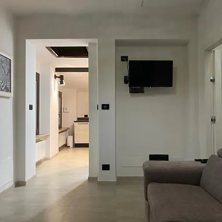 House Apartment *